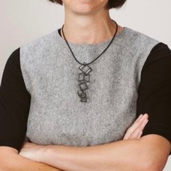 COS felt sleeveless shell size 4 - Picture 1 of 3